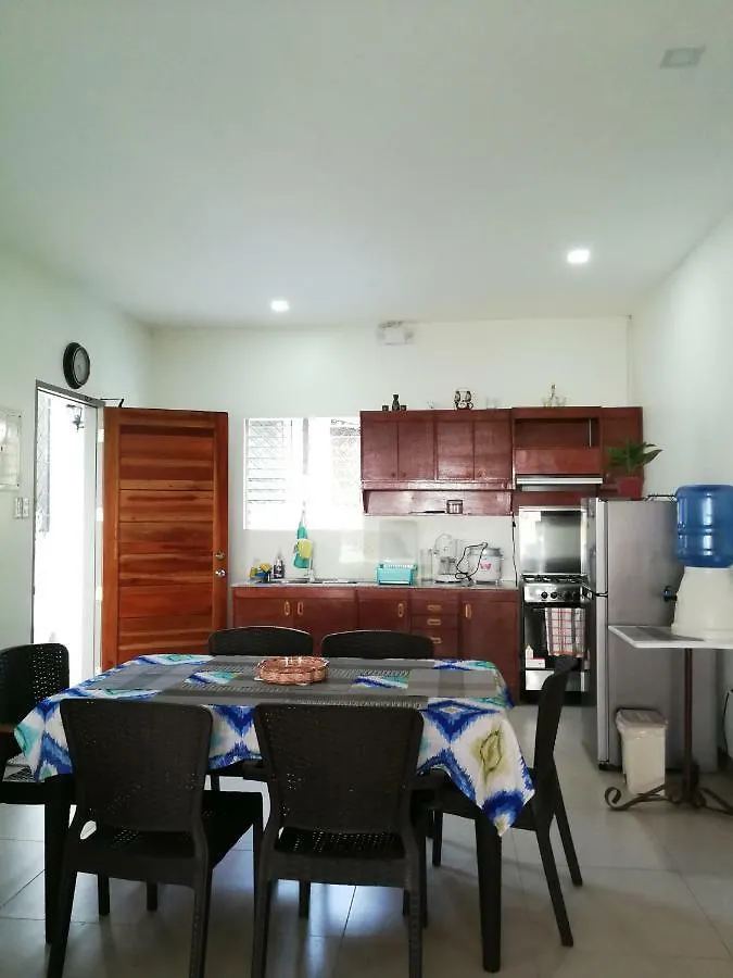 Oceanside 2 Bedroom House, 100Mbps Wifi Panglao Сasa de vacaciones