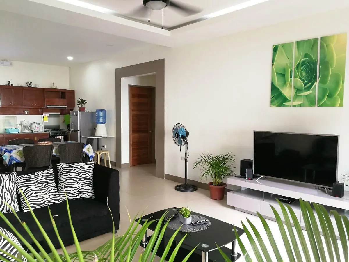 Oceanside 2 Bedroom House, 100Mbps Wifi Panglao Сasa de vacaciones